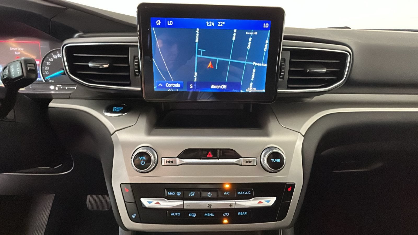 Used 2022 Ford Explorer XLT AWD/4WD image 27