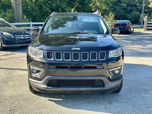 Used 2018 Jeep Compass Latitude AWD/4WD image 2