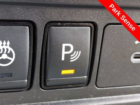 Used 2024 Nissan Frontier SV w/ Technology Package AWD/4WD image 18