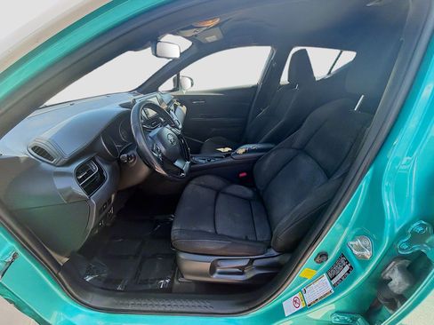 Used 2018 Toyota C-HR XLE image 18