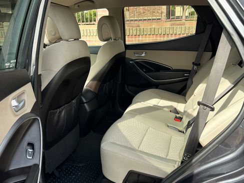 Used 2017 Hyundai Santa Fe Sport image 7