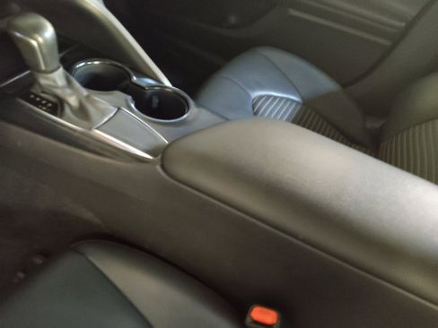 Used 2020 Toyota Camry SE image 26