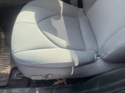 Used 2023 Toyota Highlander LE image 8