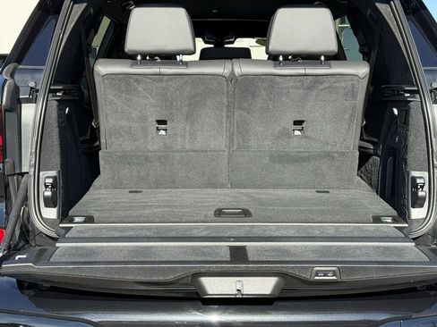 Used 2022 BMW X7 M50i image 48