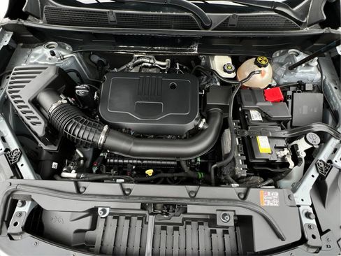 Used 2023 GMC Acadia SLE FWD image 28