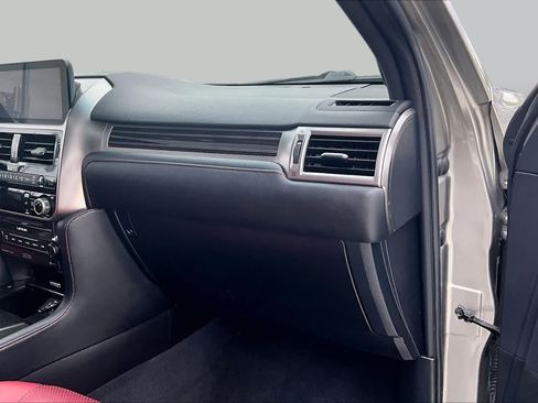 Used 2022 Lexus GX 460 Luxury w/ Sport Design Package AWD/4WD image 17