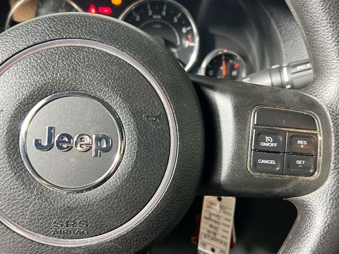 Used 2012 Jeep Wrangler Sport AWD/4WD image 19