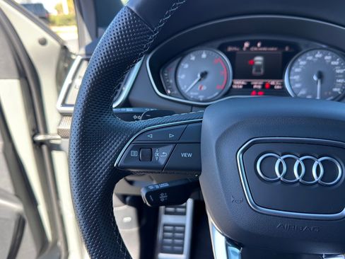 Used 2022 Audi SQ5 Premium image 17