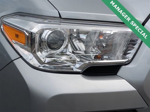 Used 2023 Toyota Tacoma TRD Sport image 9