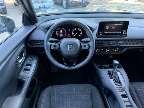 Used 2024 Honda HR-V Sport image 2