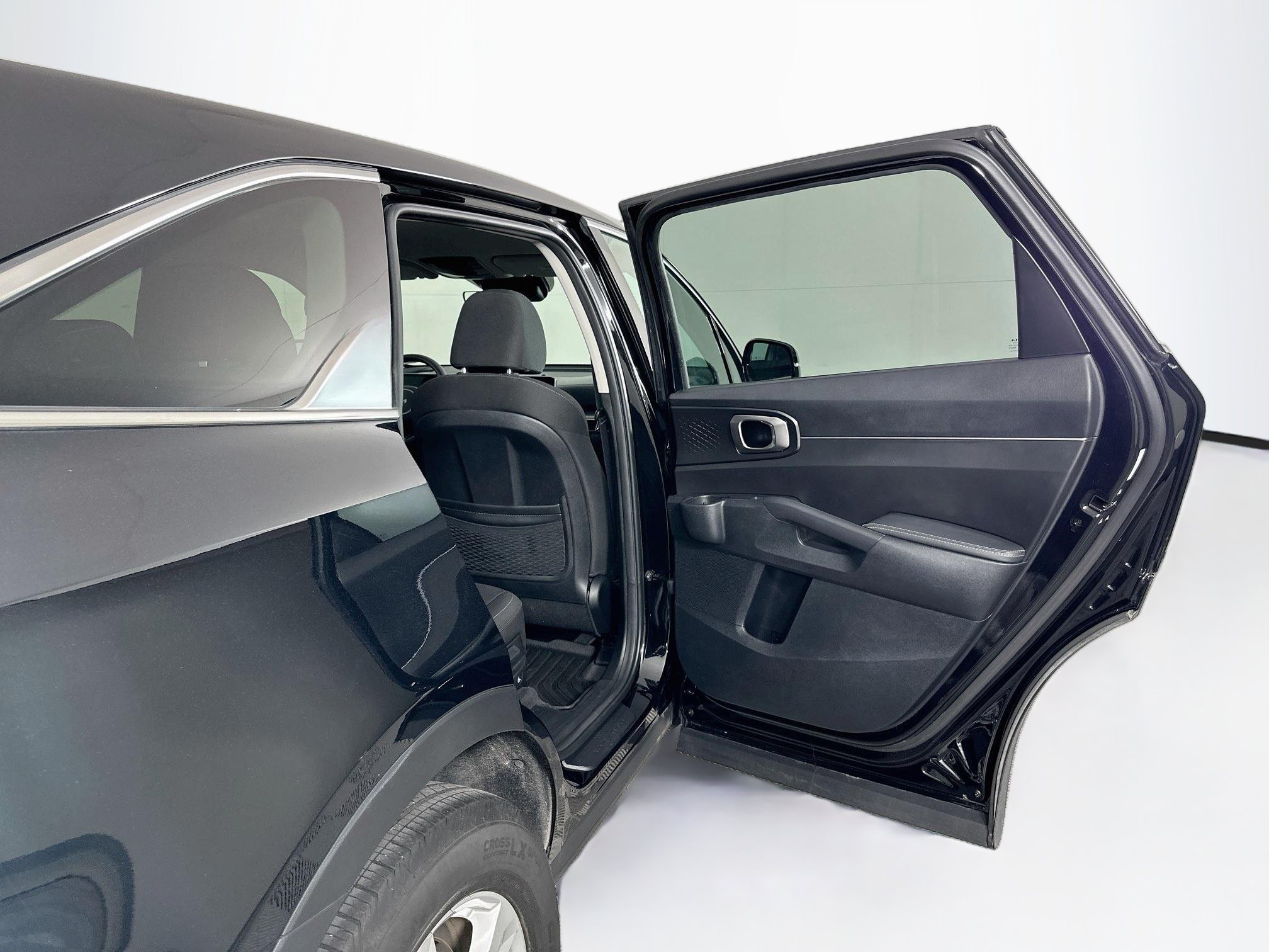 Used 2025 Kia Sorento LX FWD image 29