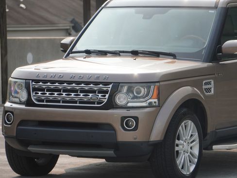 Used 2015 Land Rover LR4 HSE LUX image 38