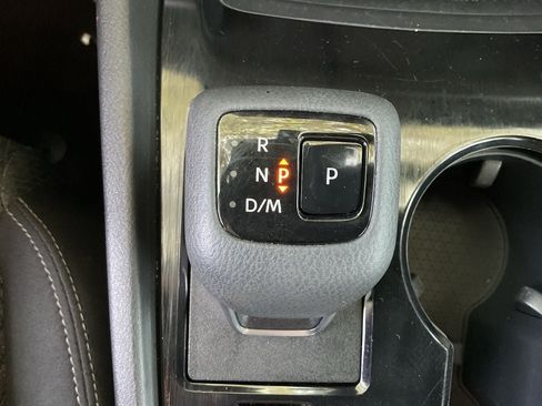 Used 2025 Nissan Rogue SV FWD image 24