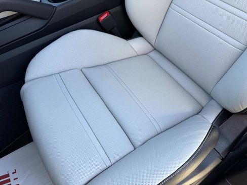 Certified 2025 Porsche Cayenne S image 45