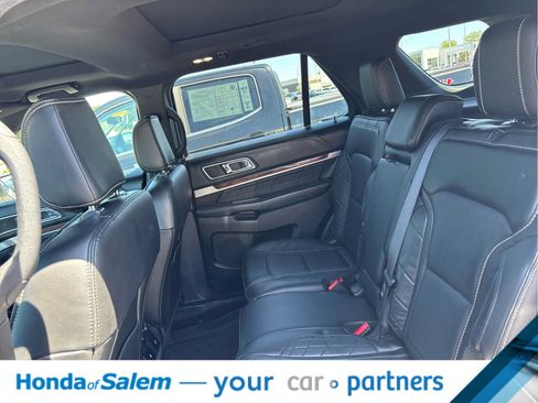 Used 2018 Ford Explorer Platinum AWD/4WD image 13