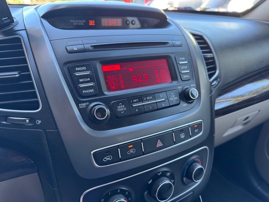 Used 2014 Kia Sorento LX AWD/4WD image 24
