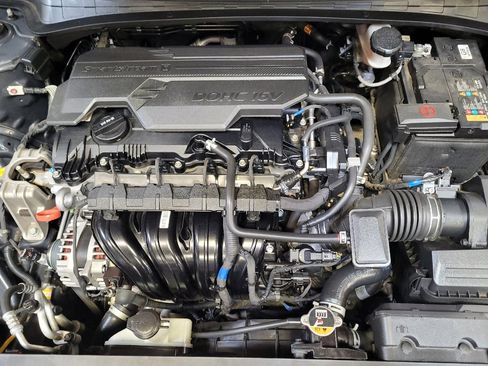 Used 2024 Hyundai Elantra SEL FWD image 30