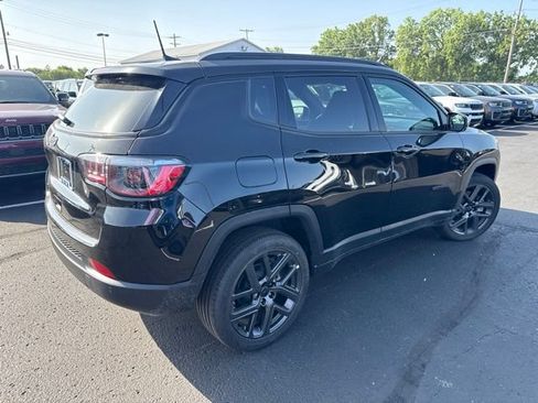 Used 2026 Jeep Compass Limited AWD/4WD image 4