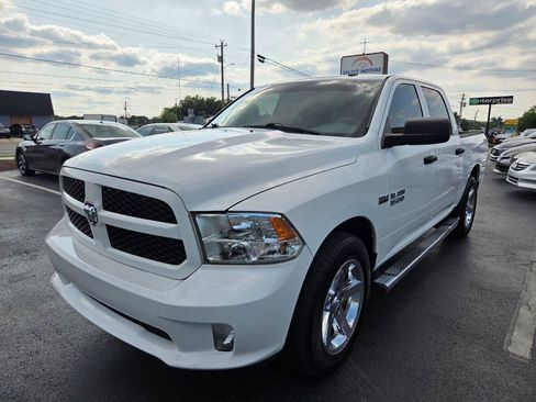 Used 2017 RAM 1500 Express RWD image 2
