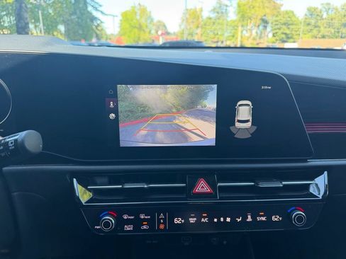 Certified 2024 Kia Niro Wind w/ Wind Preserve Package FWD image 22