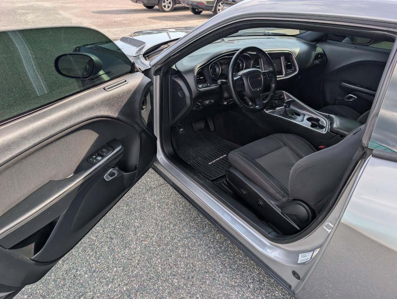 Used 2016 Dodge Challenger SXT RWD image 14