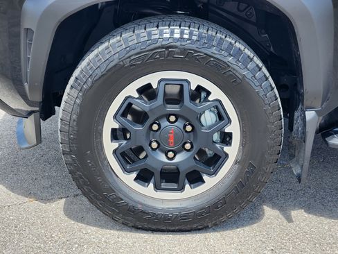 Used 2025 Toyota 4Runner TRD Off-Road Premium AWD/4WD image 10