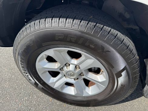 Used 2017 Toyota 4Runner SR5 Premium image 10