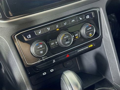 Used 2023 Volkswagen Atlas Cross Sport SE image 25