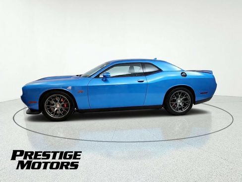 Used 2016 Dodge Challenger SRT RWD image 4