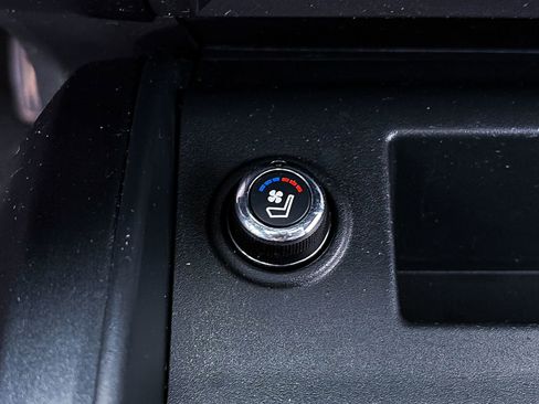 Used 2024 Nissan Titan PRO-4X w/ Pro-4x Convenience Package AWD/4WD image 28