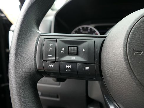 Used 2023 Nissan Rogue S FWD image 14