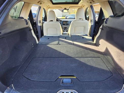 Used 2016 Volvo XC60 T5 Premier w/ Proximity Package FWD image 5