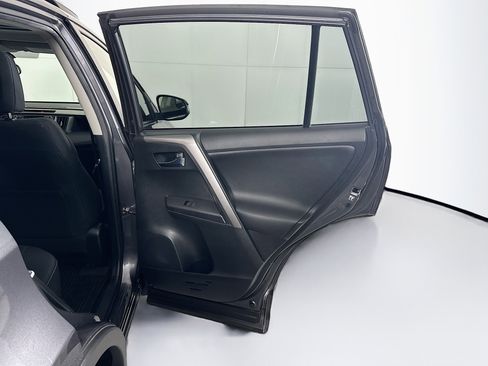 Used 2016 Toyota RAV4 XLE image 28