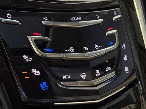 Used 2018 Cadillac Escalade Luxury image 34