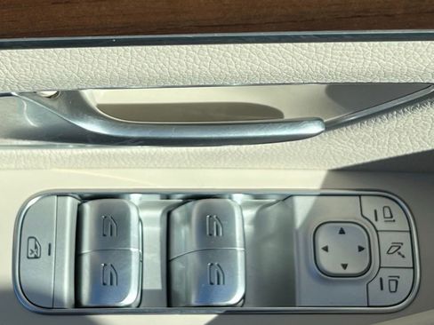 Certified 2023 Mercedes-Benz GLS 580 GLS 580 image 32