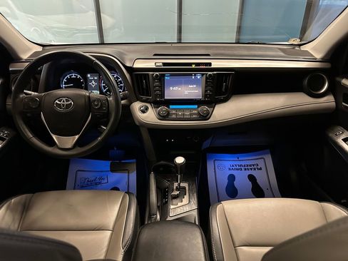 Used 2017 Toyota RAV4 Platinum image 9