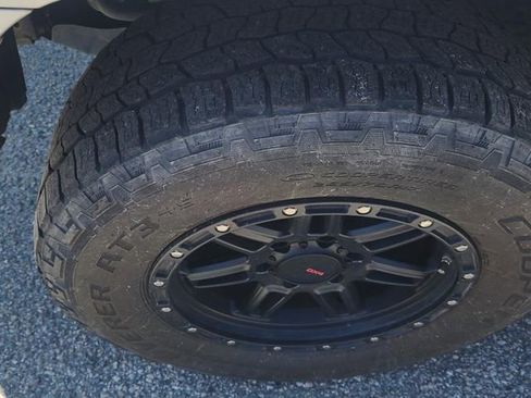 Used 2015 Toyota 4Runner SR5 AWD/4WD image 12
