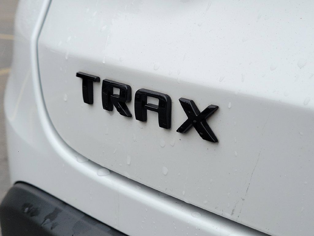 Used 2025 Chevrolet Trax RS w/ Driver Confidence Package FWD image 9