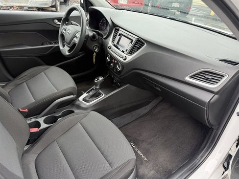 Used 2019 Hyundai Accent SE FWD image 36