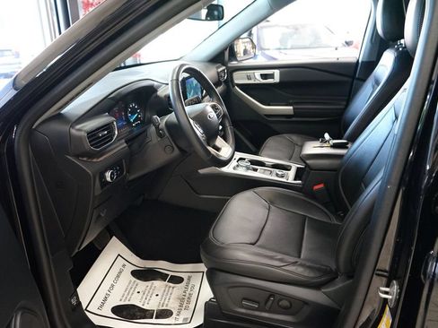 Used 2023 Ford Explorer Limited w/ Equipment Group 301A AWD/4WD image 27