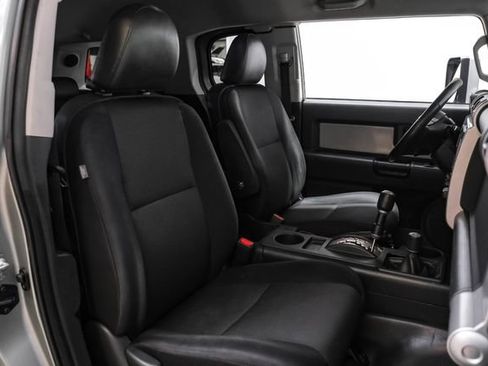 Used 2010 Toyota FJ Cruiser 4WD image 31