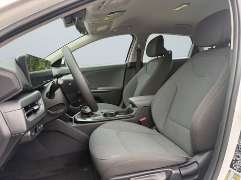 New 2025 Kia K4 LXS image 9