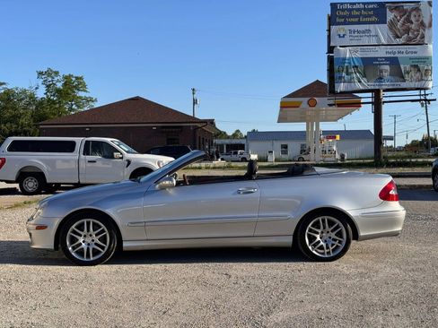 Used 2009 Mercedes-Benz CLK 350 Cabriolet image 9
