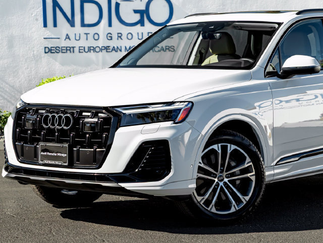 Used 2025 Audi Q7 2.0T Premium w/ Convenience Plus Package AWD/4WD image 2