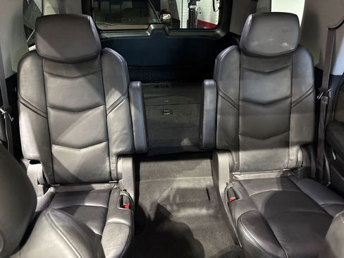 Used 2015 Cadillac Escalade Premium RWD image 60
