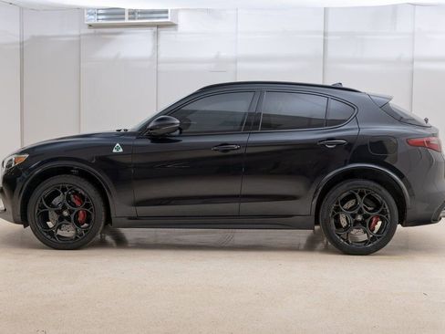 Used 2023 Alfa Romeo Stelvio Quadrifoglio image 8