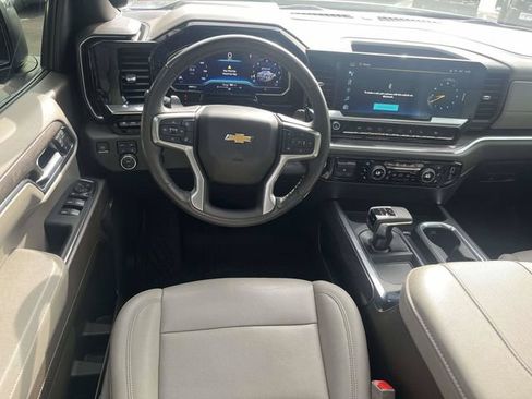 Used 2023 Chevrolet Silverado 1500 LTZ w/ LTZ Premium Package AWD/4WD image 17