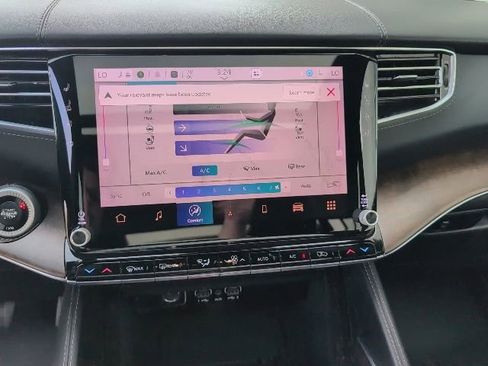 Used 2023 Jeep Grand Wagoneer 4WD image 3