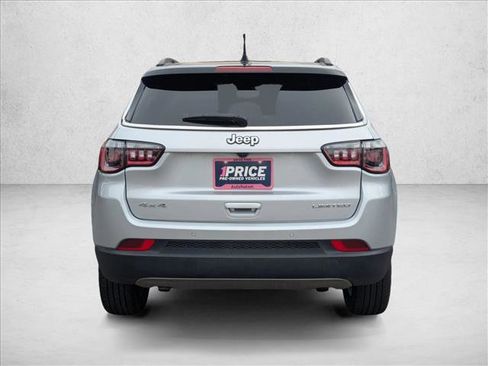 Used 2024 Jeep Compass Limited image 7