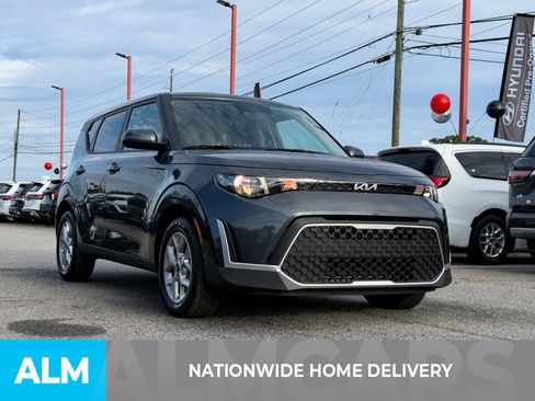 Used 2025 Kia Soul LX w/ LX Technology Package FWD image 4
